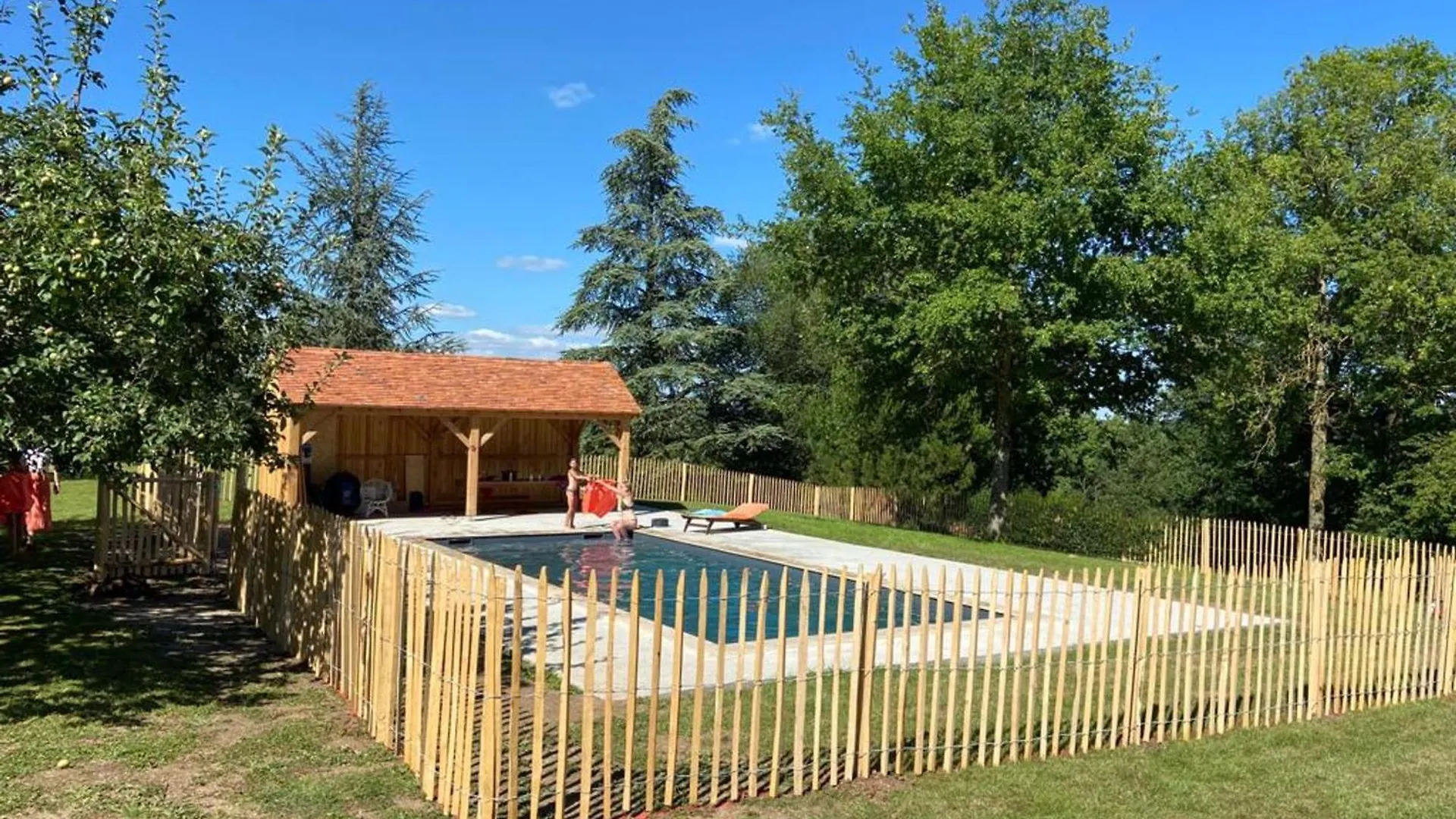 別荘 Gite Authentique Avec Piscine Partagee, Jardin Et Wifi A Saint-Etienne-De-Vicq - Fr-1-489-275 フランス